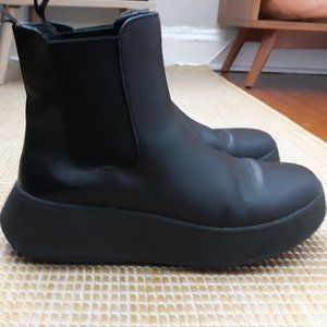 F-MODE  Leather Flatform Chelsea Boots